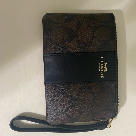 Coach Wristlet Brown NWOT - Picture 3 of 5
